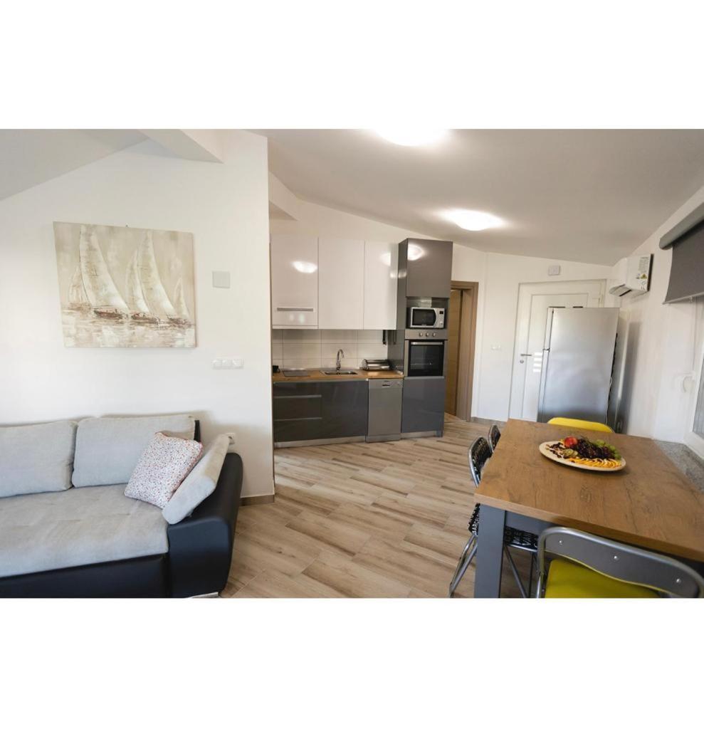 Apartmani Jedro Šilo Exteriér fotografie